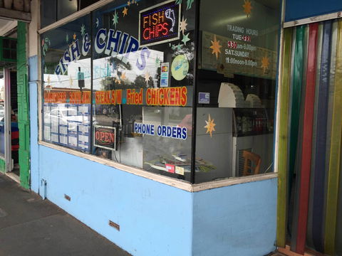 HD Con's Fish & Chips - Goulburn Accommodation 0