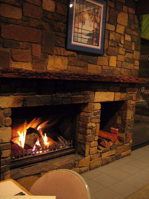 Ewe 'n Me Restaurant - Goulburn Accommodation 1
