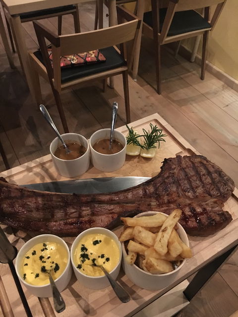 A Hereford Beefstouw - Goulburn Accommodation 2