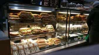 North Melbourne Restaurants and Takeaway Goulburn Accommodation Goulburn Accommodation