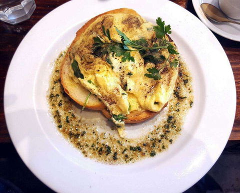 Elefant Lounge Cafe - Goulburn Accommodation 0