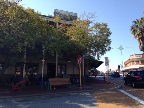 Defectors Bar - Goulburn Accommodation 0