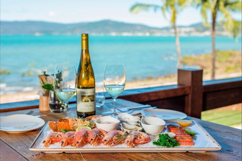 Northerlies Beach Bar And Grill - Goulburn Accommodation 2