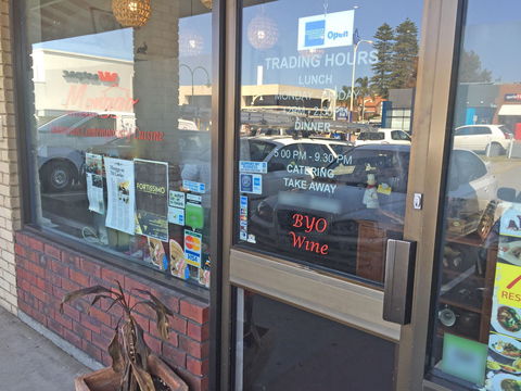 MONGGO Restaurant - Goulburn Accommodation 0