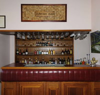 Snag  Brown - Goulburn Accommodation