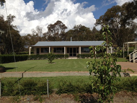 Mortimer's Wines Schoolhouse Cellar Door - Goulburn Accommodation 2