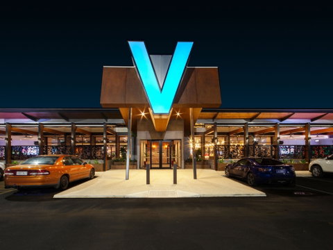 V Hotel - Goulburn Accommodation 0