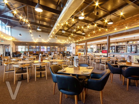 V Hotel - Goulburn Accommodation 1
