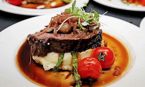 L' Aqua Restaurant - Goulburn Accommodation 3