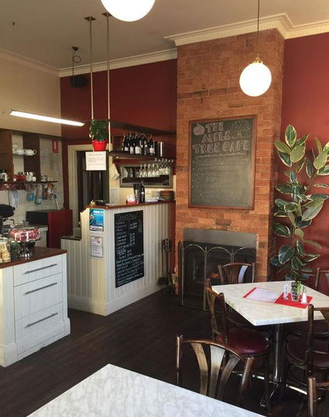 The Apple Tree Cafe - Goulburn Accommodation 10