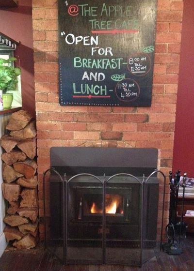 The Apple Tree Cafe - Goulburn Accommodation 6