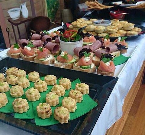 The Apple Tree Cafe - Goulburn Accommodation 7