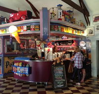 Cruzin' in the 50's Diner - Goulburn Accommodation