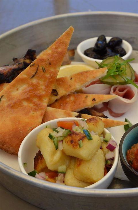 FOS Kitchen & Bar - Goulburn Accommodation 4
