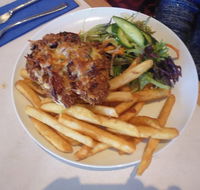 Beach Hotel - Goulburn Accommodation