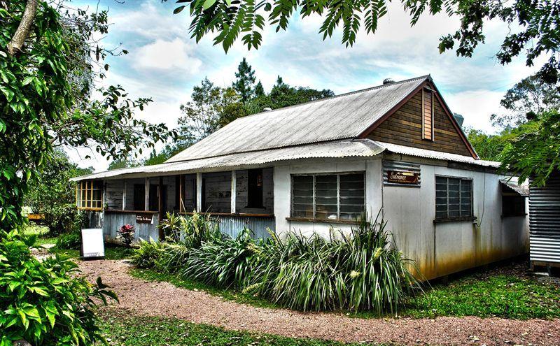 Broadbeach Waters QLD Goulburn Accommodation