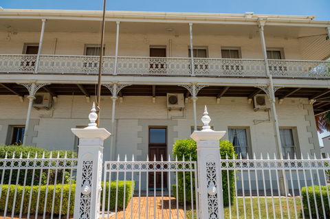 Denison Boutique Hotel - Goulburn Accommodation 2
