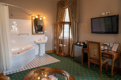 Denison Boutique Hotel - Goulburn Accommodation 10