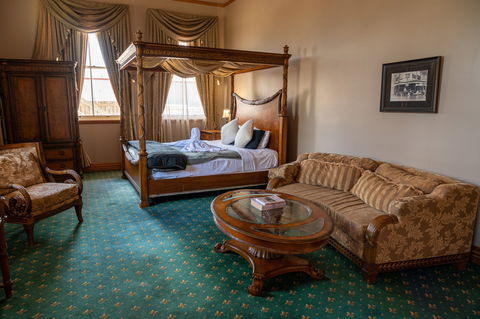 Denison Boutique Hotel - Goulburn Accommodation 12