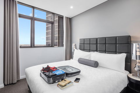 Meriton Suites Church Street, Parramatta - Goulburn Accommodation 9