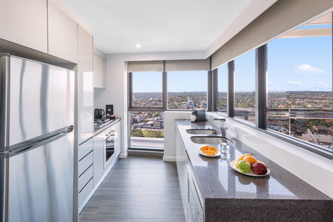 Meriton Suites Church Street, Parramatta - Goulburn Accommodation 12