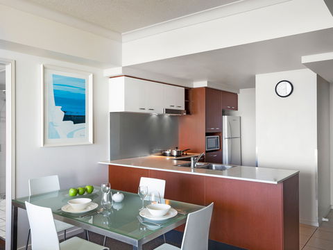 Mantra Towers of Chevron Surfers - Goulburn Accommodation 6