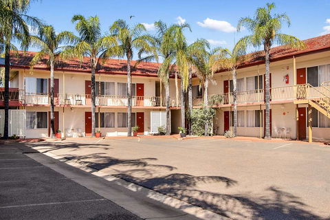 Econo Lodge Griffith Motor Inn - Goulburn Accommodation 2