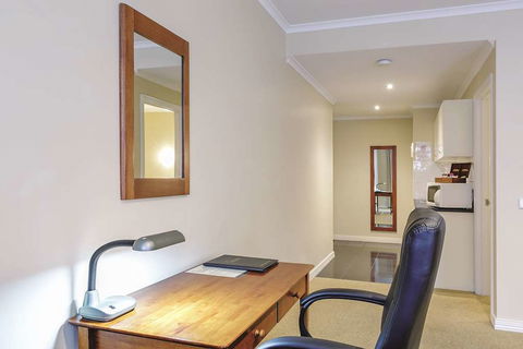 Lake Inn Ballarat - Goulburn Accommodation 10