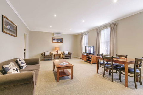Lake Inn Ballarat - Goulburn Accommodation 11