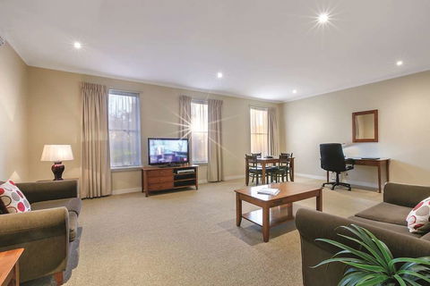 Lake Inn Ballarat - Goulburn Accommodation 13