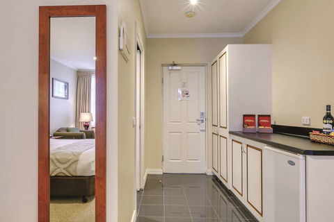 Lake Inn Ballarat - Goulburn Accommodation 15