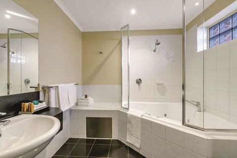 Lake Inn Ballarat - Goulburn Accommodation 16