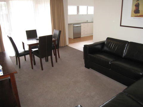 Forrest Hotel & Apartments - Goulburn Accommodation 3