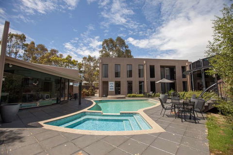 Dingley International Hotel - Goulburn Accommodation 1