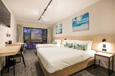 Kawana Waters Hotel By NightCap - Goulburn Accommodation 2