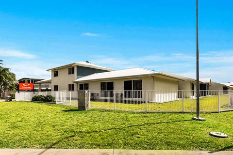 Econo Lodge Beachside - Goulburn Accommodation 0