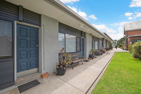 Hamilton Lakeside Motel - Goulburn Accommodation 0