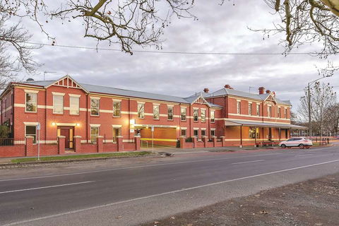 Lake Inn Ballarat - Goulburn Accommodation 1