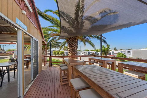 Discovery Parks Adelaide Beachfront - Goulburn Accommodation 1