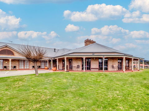 The Bowen Inn Motel - Goulburn Accommodation 0