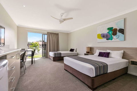 Econo Lodge Beachside - Goulburn Accommodation 10
