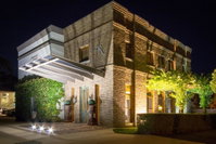 Book Orange Accommodation Vacations Goulburn Accommodation Goulburn Accommodation
