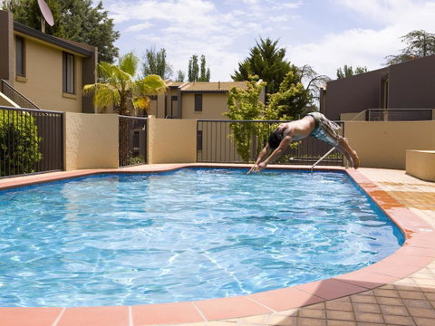 Manuka Park Serviced Apartments - Goulburn Accommodation 16