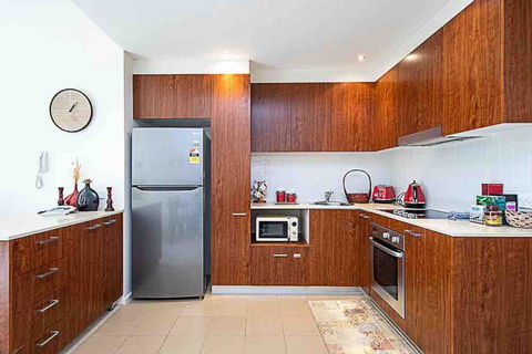 Spacious 1BR Stylish New Acton Apartment +Parking - Goulburn Accommodation 16