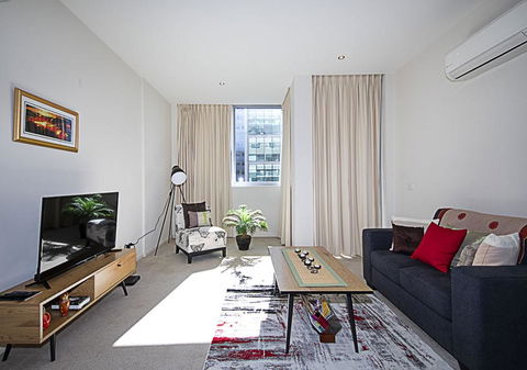 Spacious 1BR Stylish New Acton Apartment +Parking - Goulburn Accommodation 2