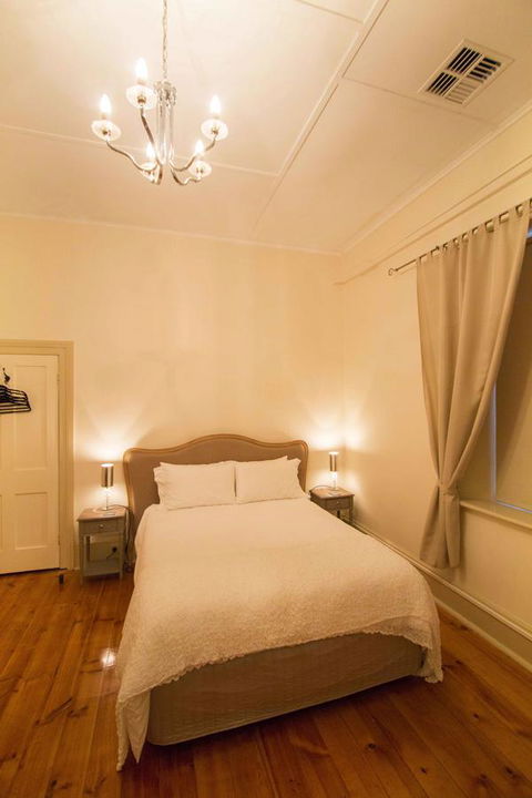 Wellington Courthouse - Goulburn Accommodation 1