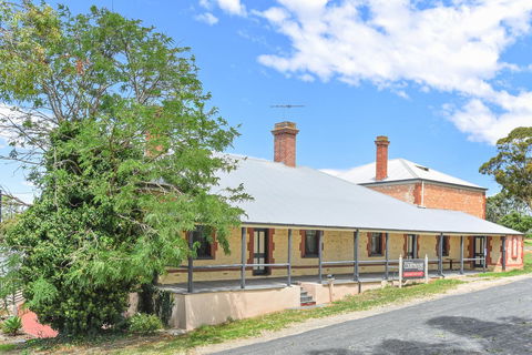 Wellington Courthouse - Goulburn Accommodation 0