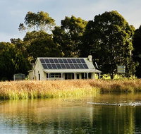 The Lake House Retreat - Goulburn Accommodation