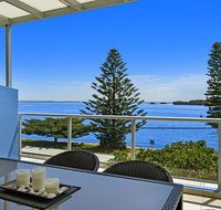 Lakeside Waterfront Apartment 18 The Entrance - Goulburn Accommodation