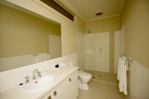 Wallaroo Marina Apartments - Goulburn Accommodation 12